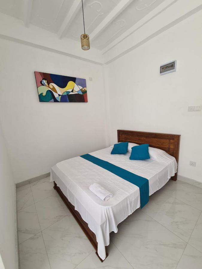 Ceylon Lodge - Airport Transit Hostel Негомбо Экстерьер фото