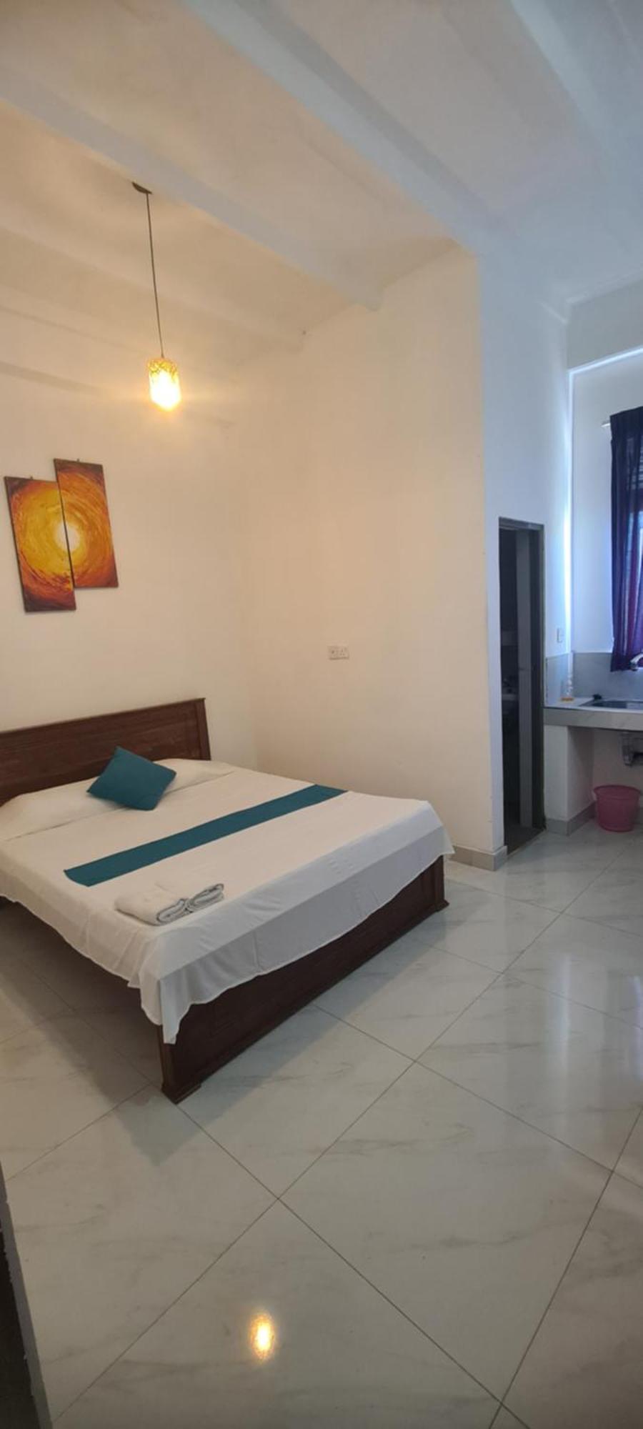 Ceylon Lodge - Airport Transit Hostel Негомбо Экстерьер фото