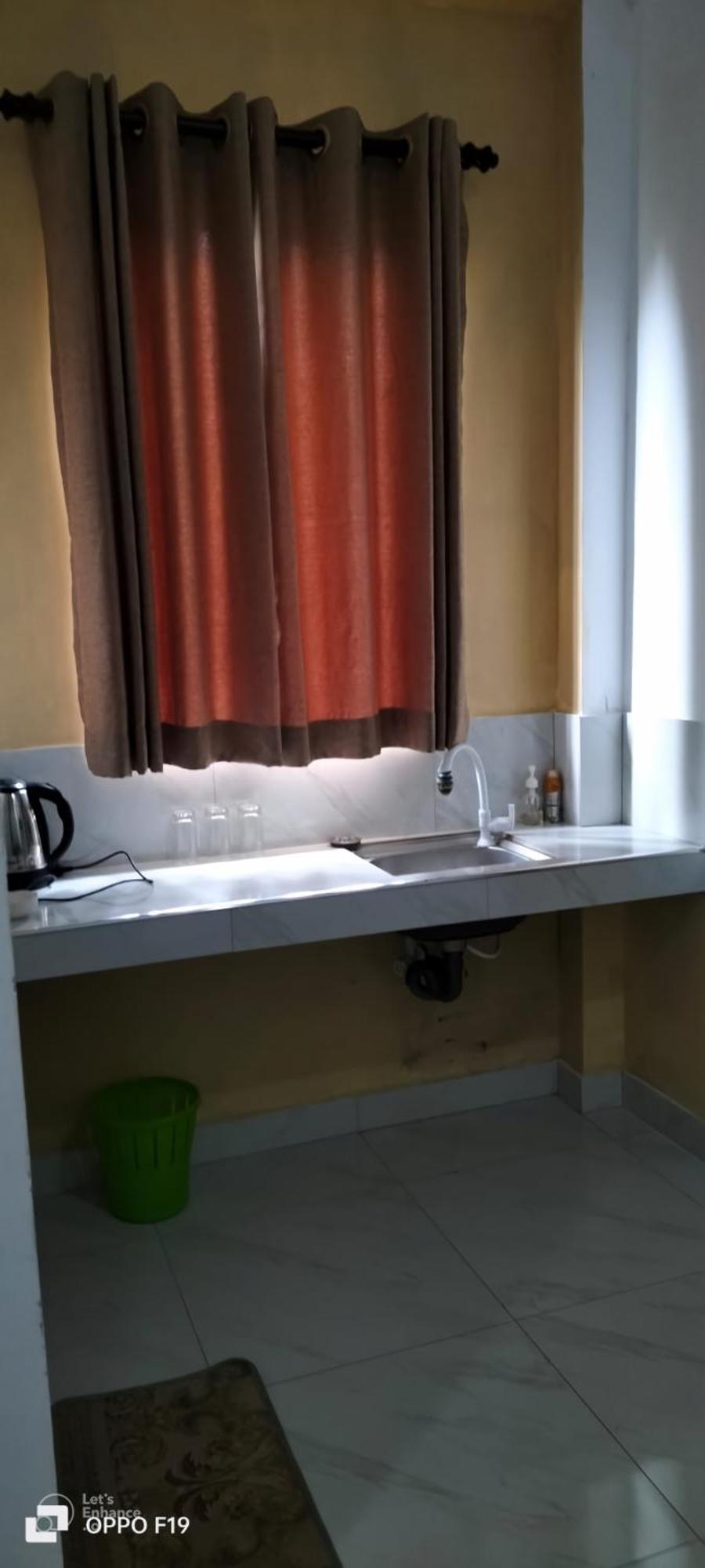 Ceylon Lodge - Airport Transit Hostel Негомбо Экстерьер фото